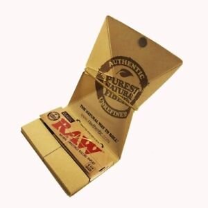 RAW ROLLING PAPERS CLASSIC ARTESANO 1 1/4 SIZE  15 PER BOX  50 LEAVES PER PACK